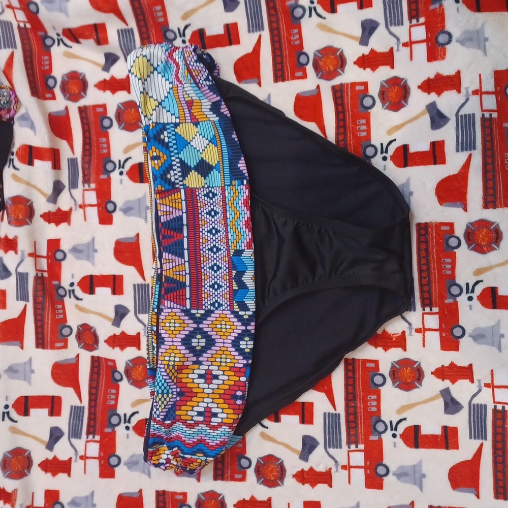 Swimsuit bottoms by Clean Water‎